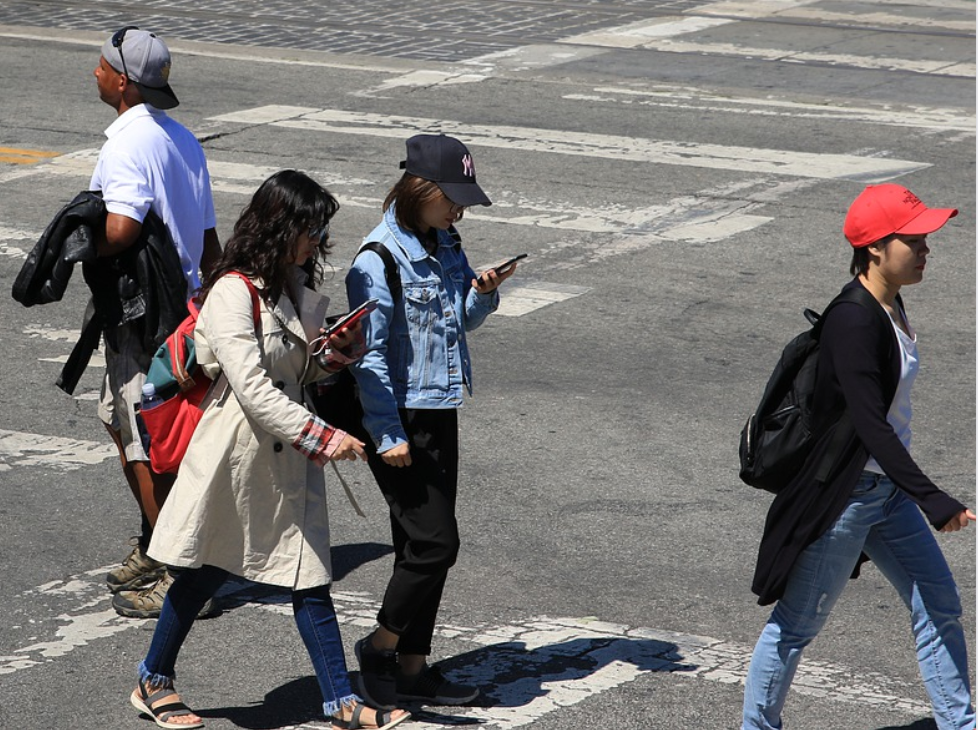 STUDY: Many Transportation Pros Wrongly Think ‘Distracted Walking’ Kills