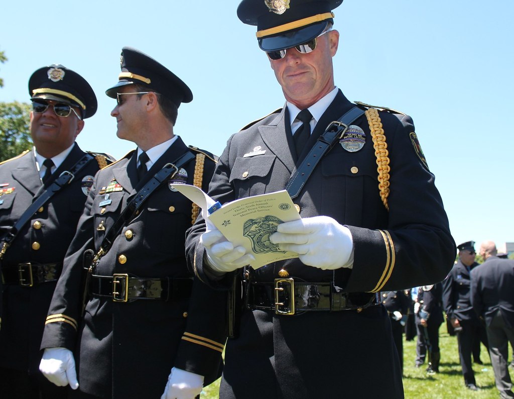 How Cop “Courtesy Cards” Keep Dangerous Drivers On the Roads