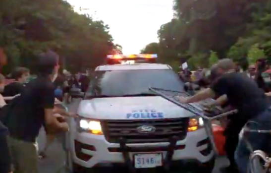Cops Who Rammed Squad Cars into Protesters Should be Charged, Says Oversight Agency 