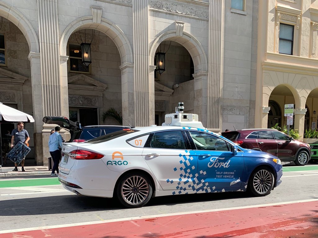 NACTO Pushes Back as Big Auto Seeks Safety Exemption for Driverless Cars