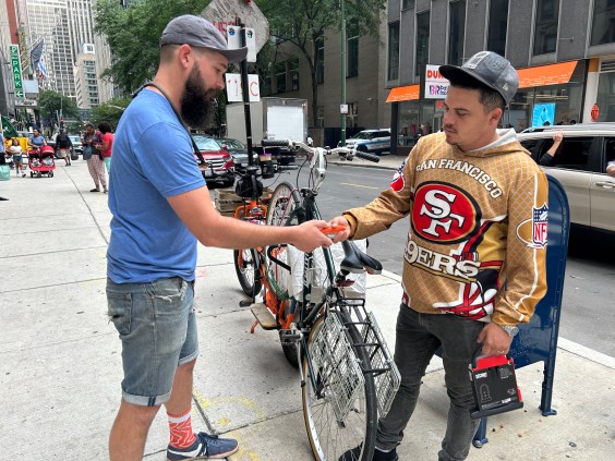 Why Chicago Advocates Are Providing Bikes to Migrants