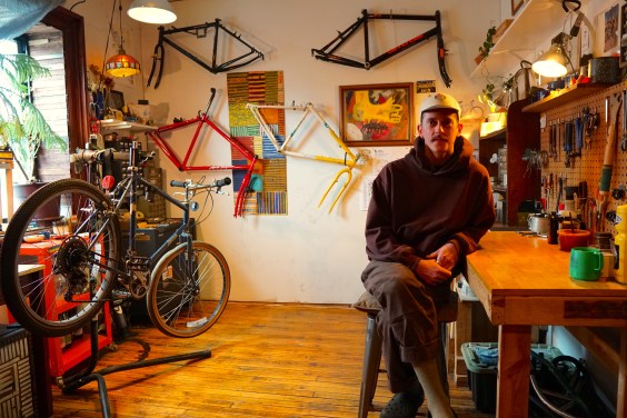 As Brick-and-Mortar Bike Shops Struggle, A New Model Emerges on Social Media
