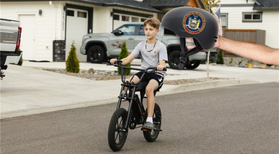 In New York, Pols Want to Require Helmets for Teen E-Cyclists