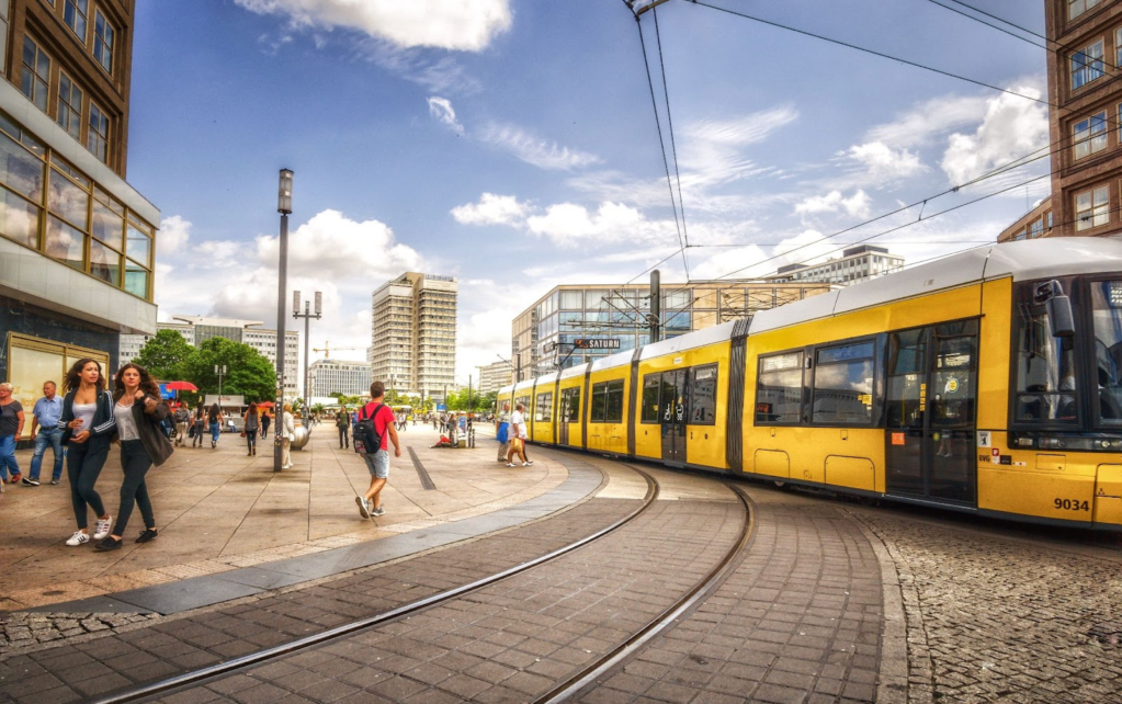 Berlin Moves Closer to Banning Cars From A Zone Bigger Than Manhattan