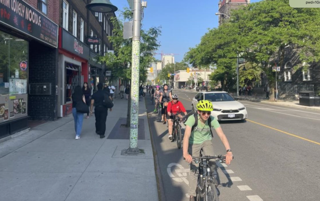 This Threatened Toronto Bike Lane Gets More Rush Hour Traffic Than the Car Lane